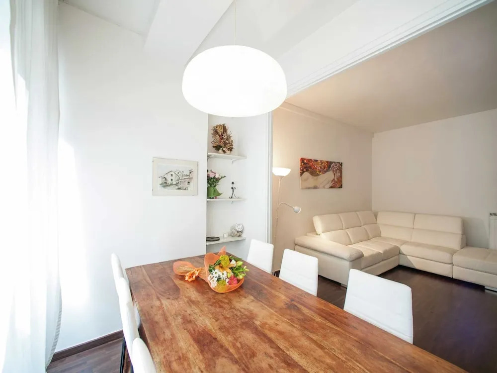 Spacious apartment in Rome