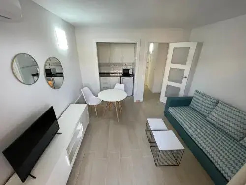 California 1 y 2 by Hoteles California
