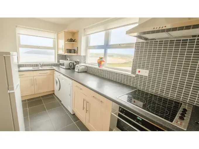 Beach Breeze Croyde 2 Bed, Sleeps 4-5, Sea Beach Views