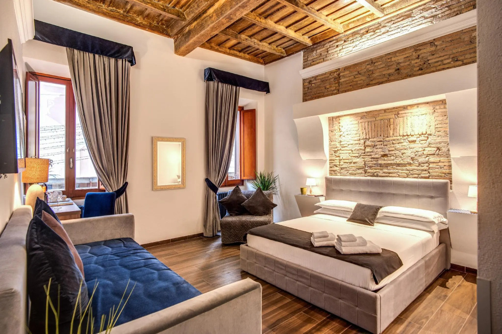 Tritone Top House