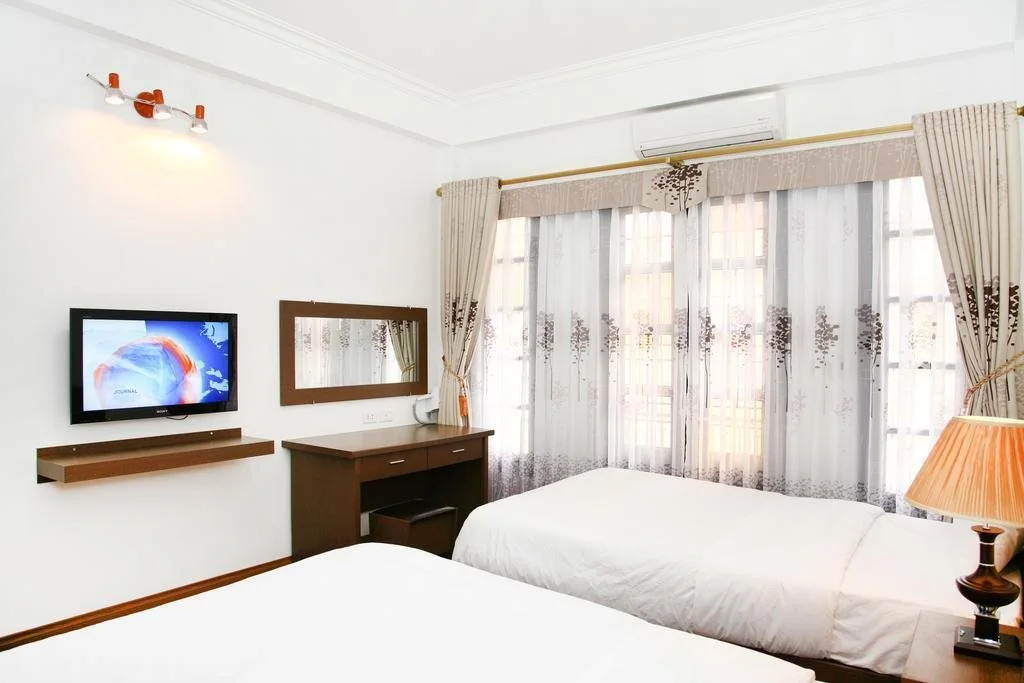 Bluebell Hotel 1