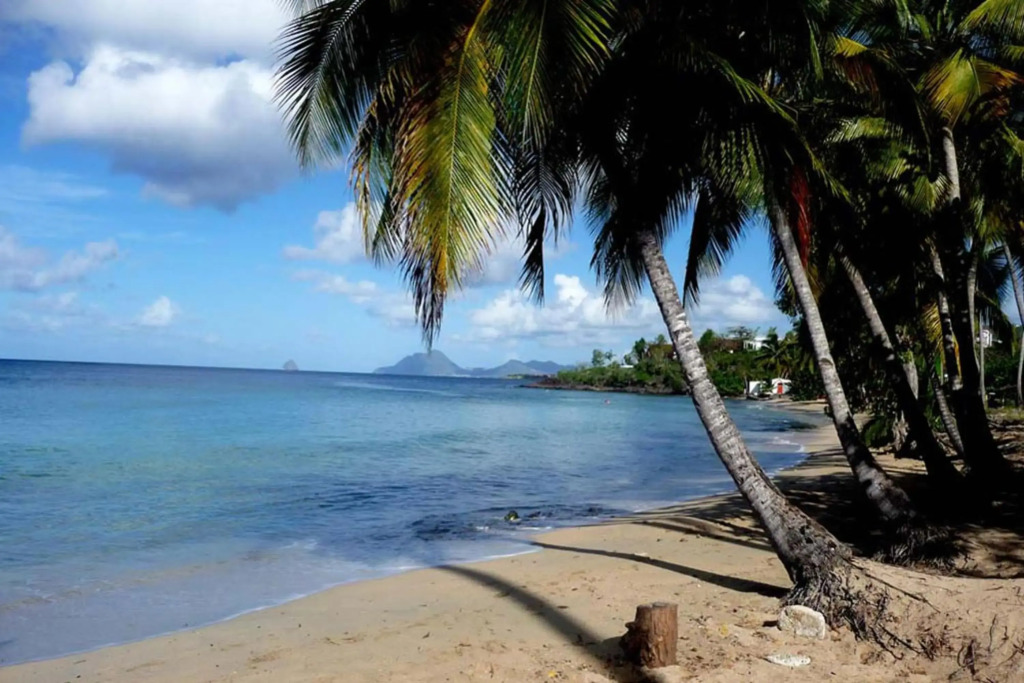 Bungalow de 2 chambres avec terrasse amenagee et wifi a Riviere Salee a 9 km de la plage