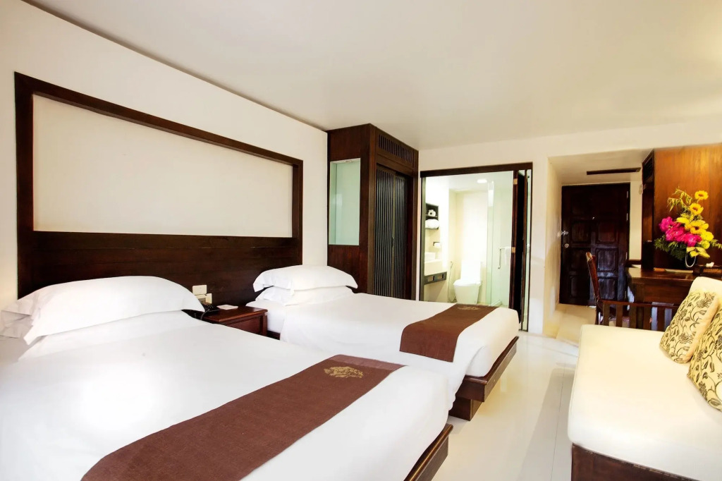 Safari Beach Hotel Patong