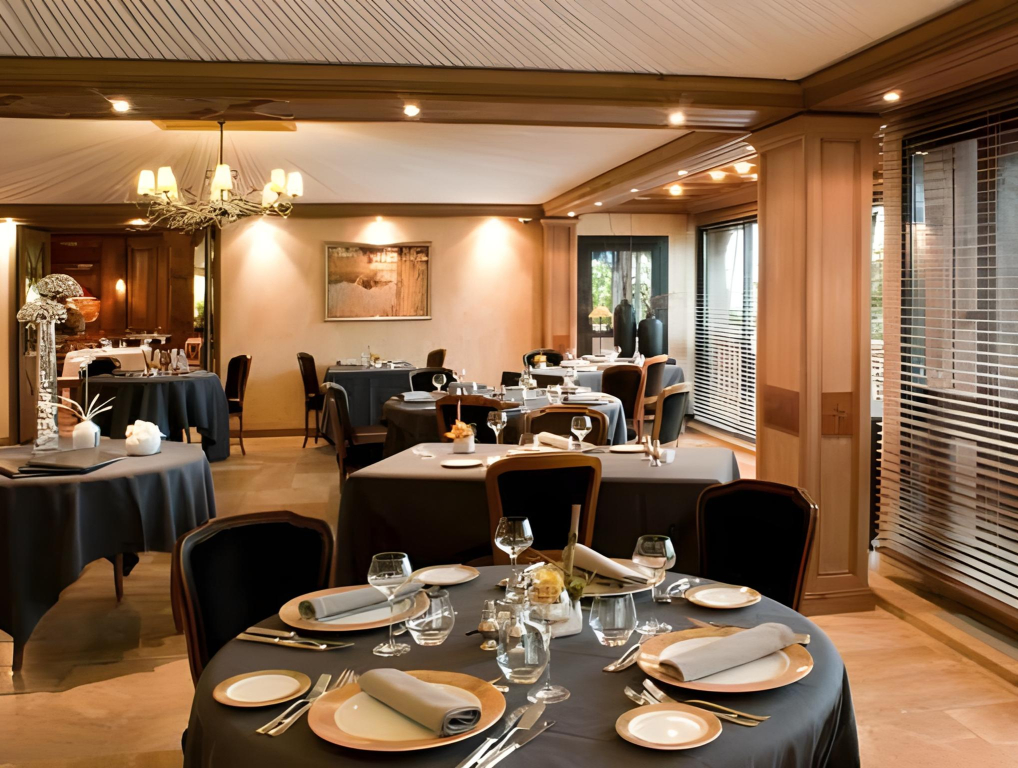 Logis Hotel Le Parc & Spa