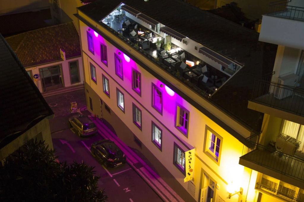 Season's Hostel & Guest House