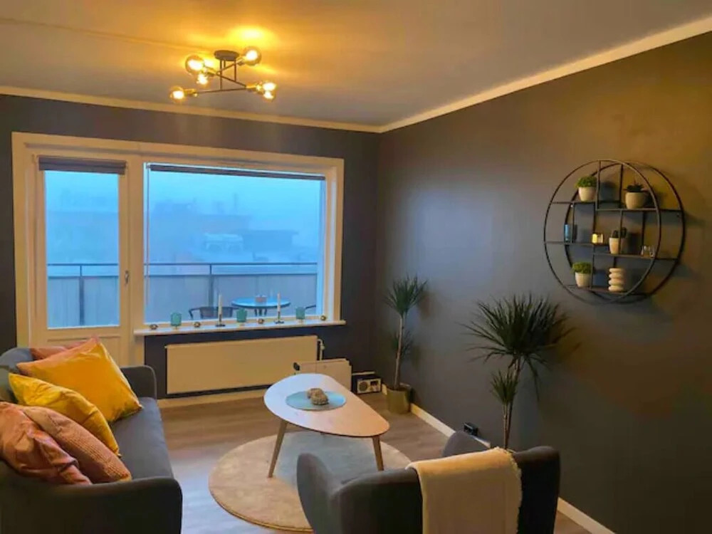 Cozy One Bedroom Apartment With Balcony