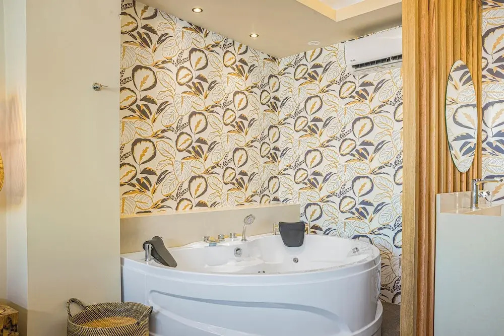 HOM54 Luxury Suites