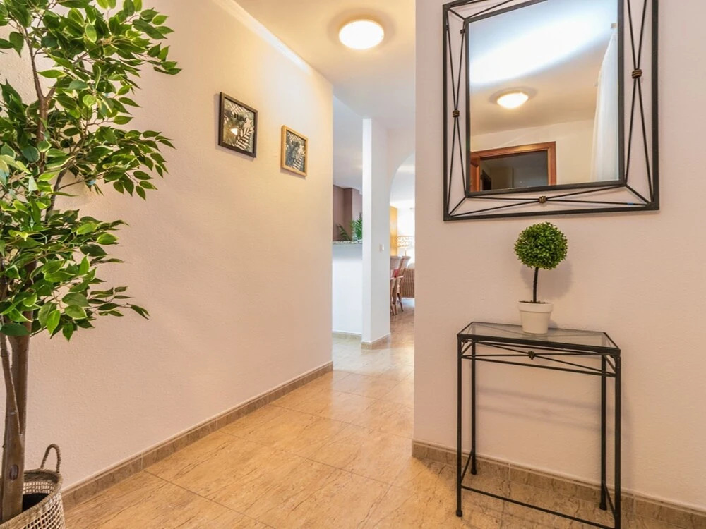 Apartment with sea view and located directly on the promenade of Empuriabrava