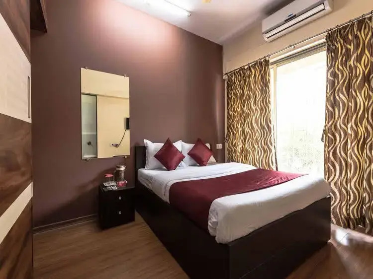 OYO 477 Apartment Bandra East
