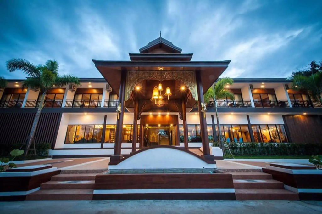 Moon Terrace Resort & Hotel
