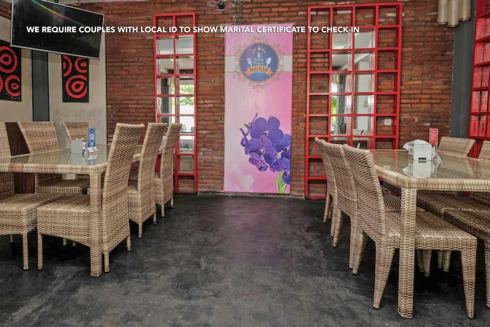 ZEN Rooms near Stasiun Kota Baru