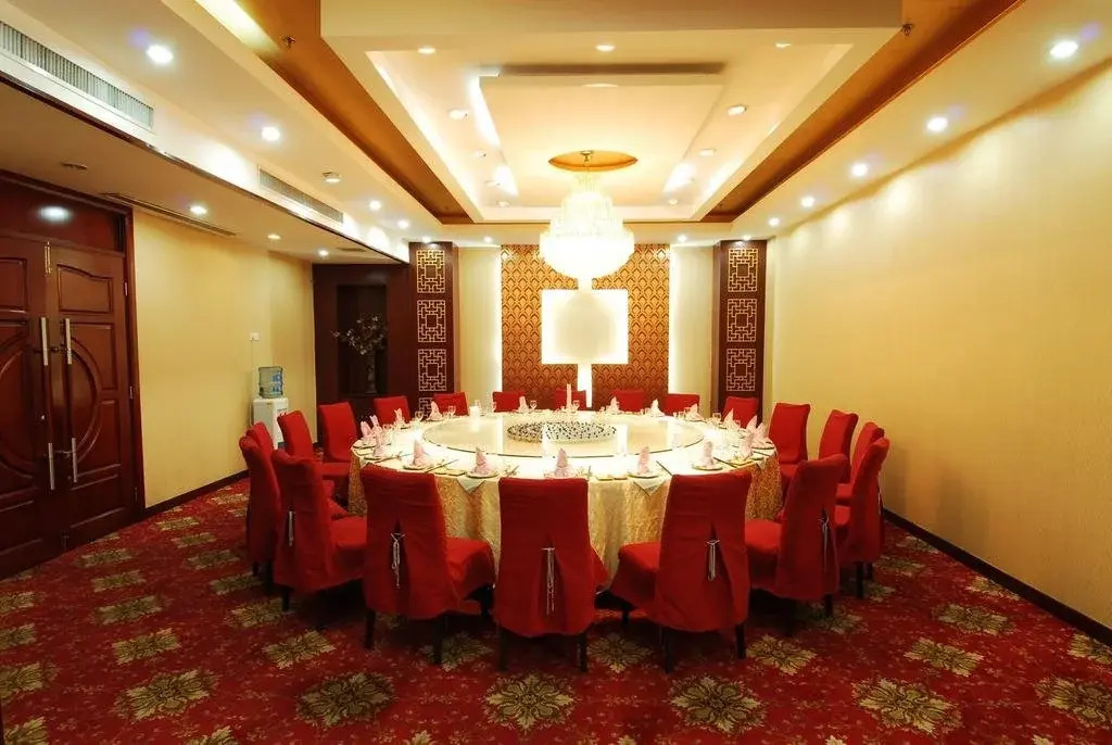 Shihe Hotel Xinyang