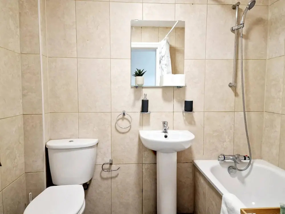 Deluxe 2 Bed Apartment in Uxbridge
