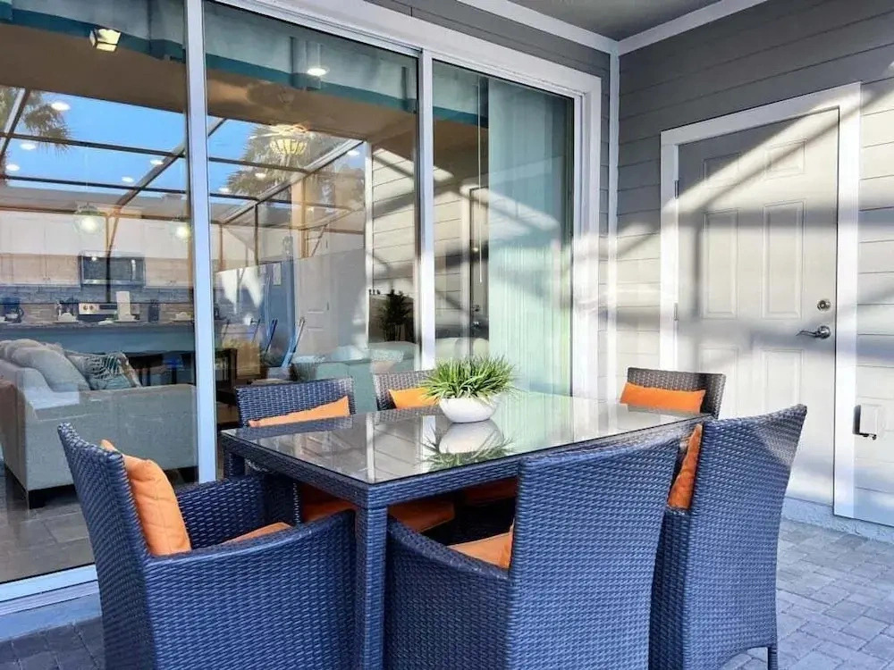 Large 5 Bed Family Townhome With Splash Pool 5 Bedroom Townhouse