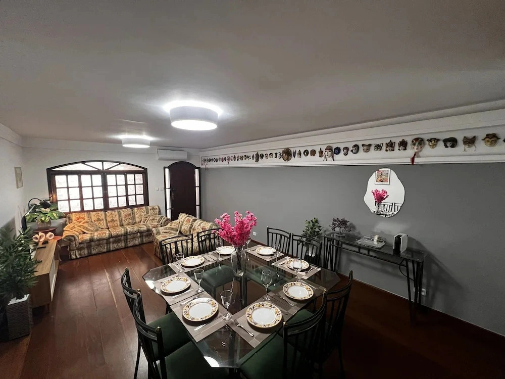 Casa de 4 quartos com AC no Ipiranga
