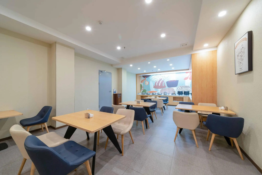 Hanting Hotel Wuhan Qushuilou Metro Station