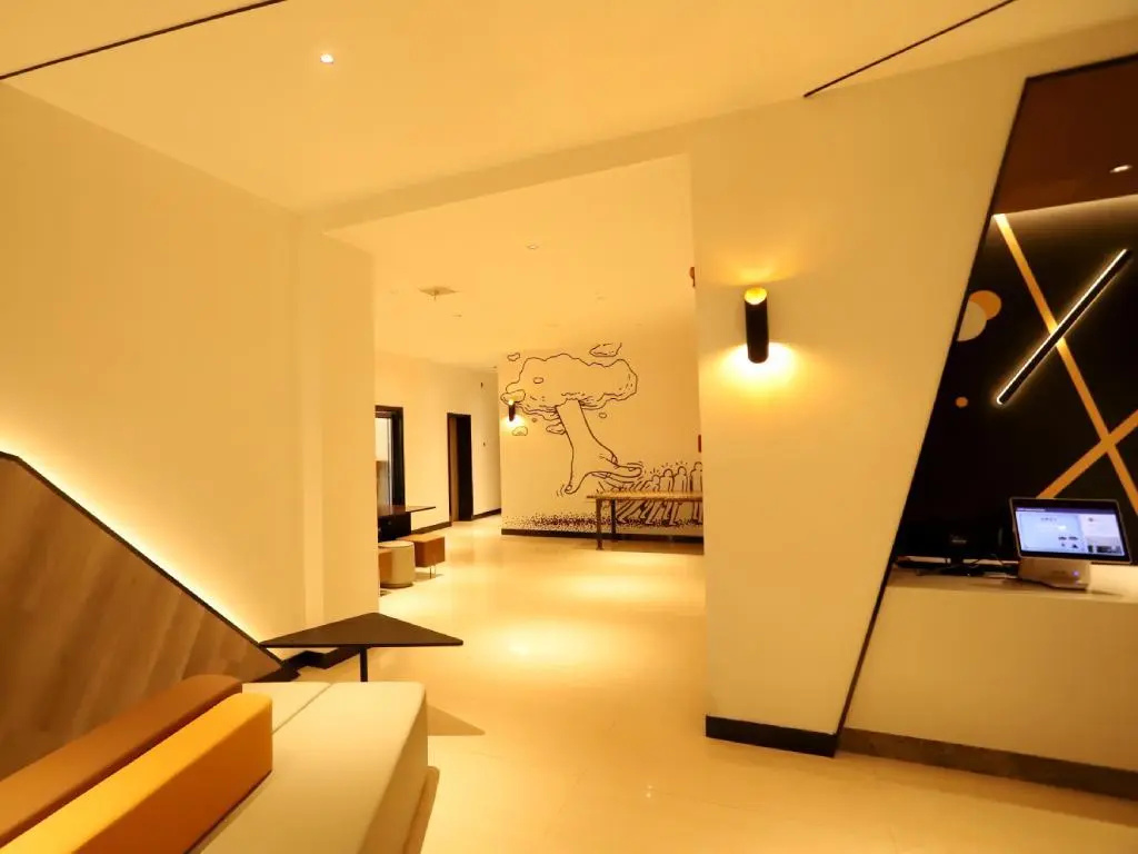 IU Hotel Xianning Railway Station