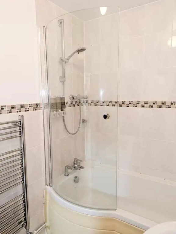 Sleeps 6 - Parking - Garden - Wifi - Bbq