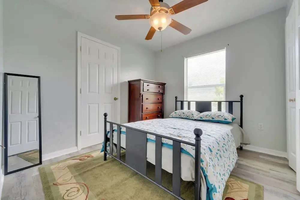 Fenced Yard & Game Room: Family Home in Kissimmee