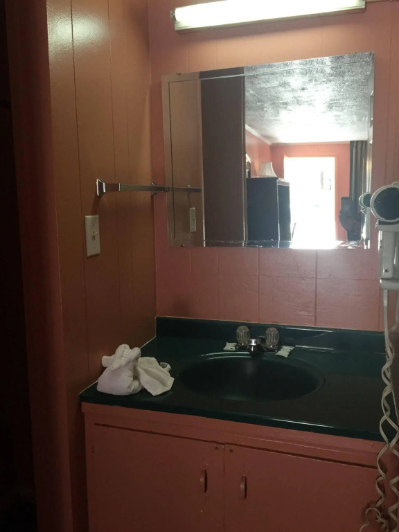 Linwood Motel