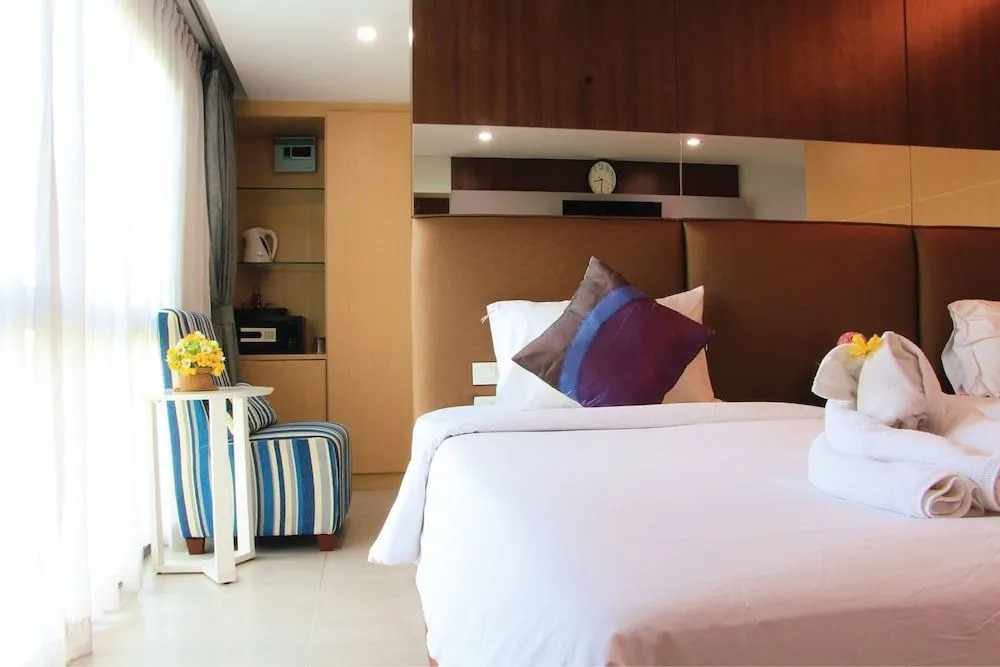 Capital O 1088 Golden Dragon Beach Resort