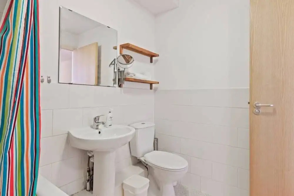 Spacious 2bdr Apt for 4p, Near Trendy Hackney
