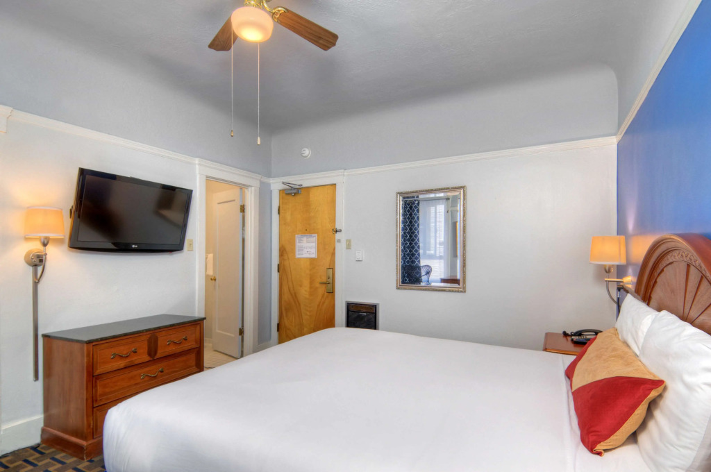 The Monarch Hotel