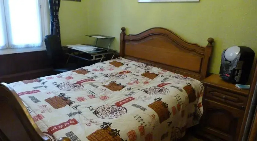 Paris Guesthouse