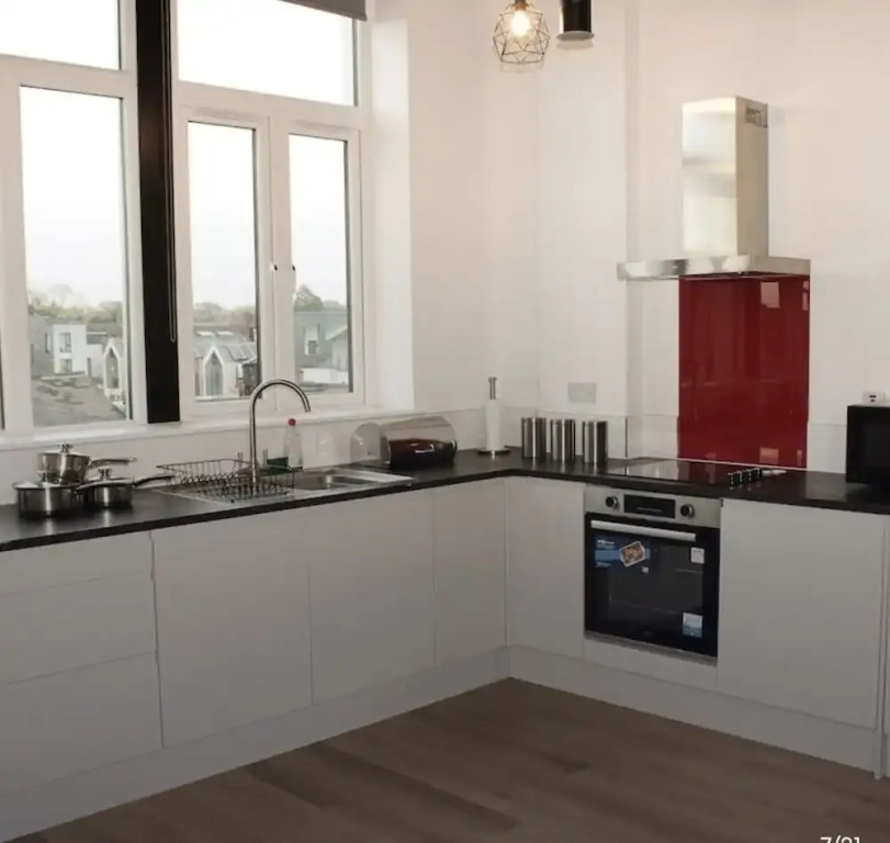 Cozy West Bromwich Apartment by High Street