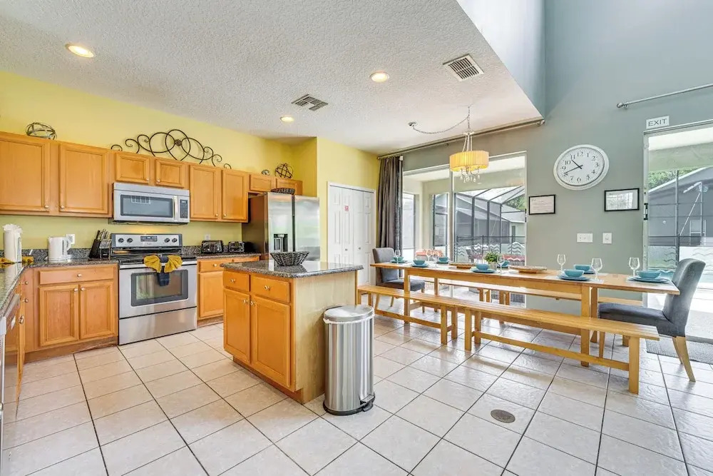 5 Mi to Disney: Ideal Family Getaway w/ Theater!