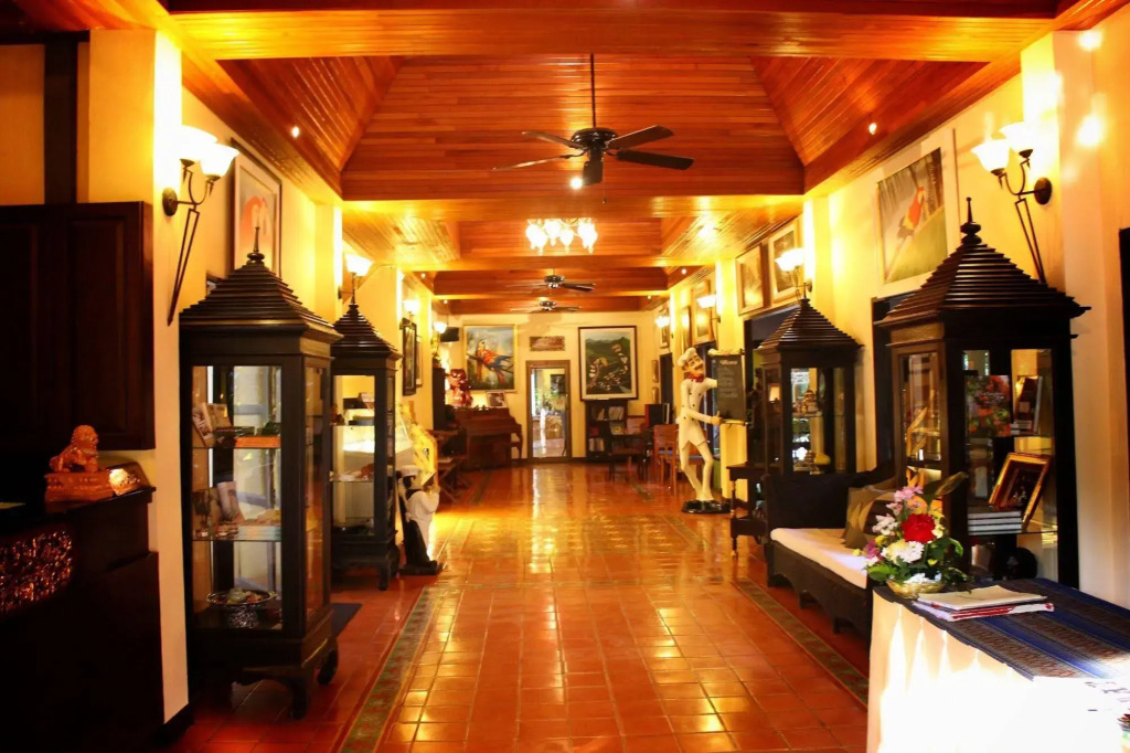 Phuwanalee Resort