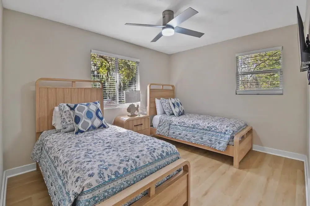 Family & Pet-friendly Home Near Beach, Downtown & Boat Ramp