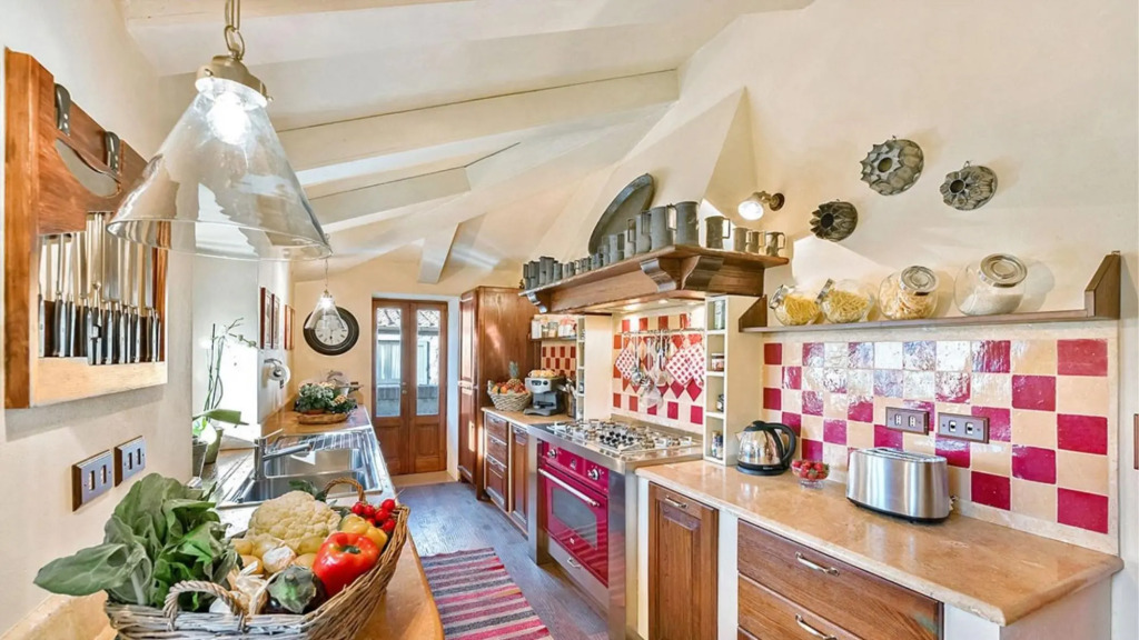 Independent Villa With 12 Beds-villa Aiola