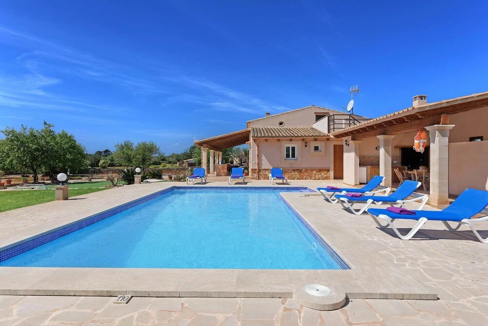Villa Xuri