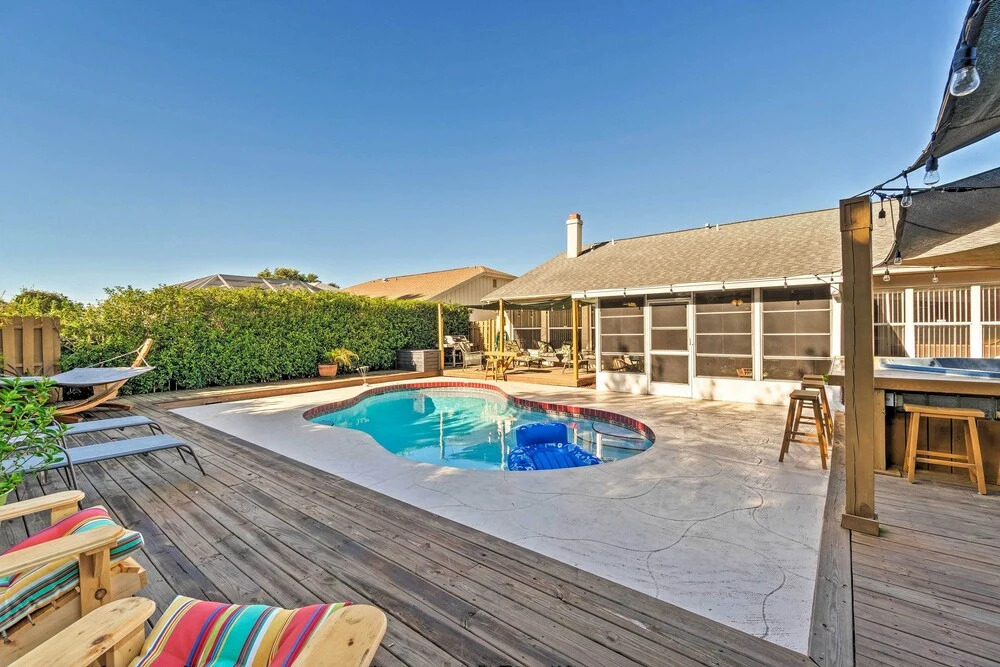 Bradenton Retreat w/ Backyard Oasis: Near Beach!