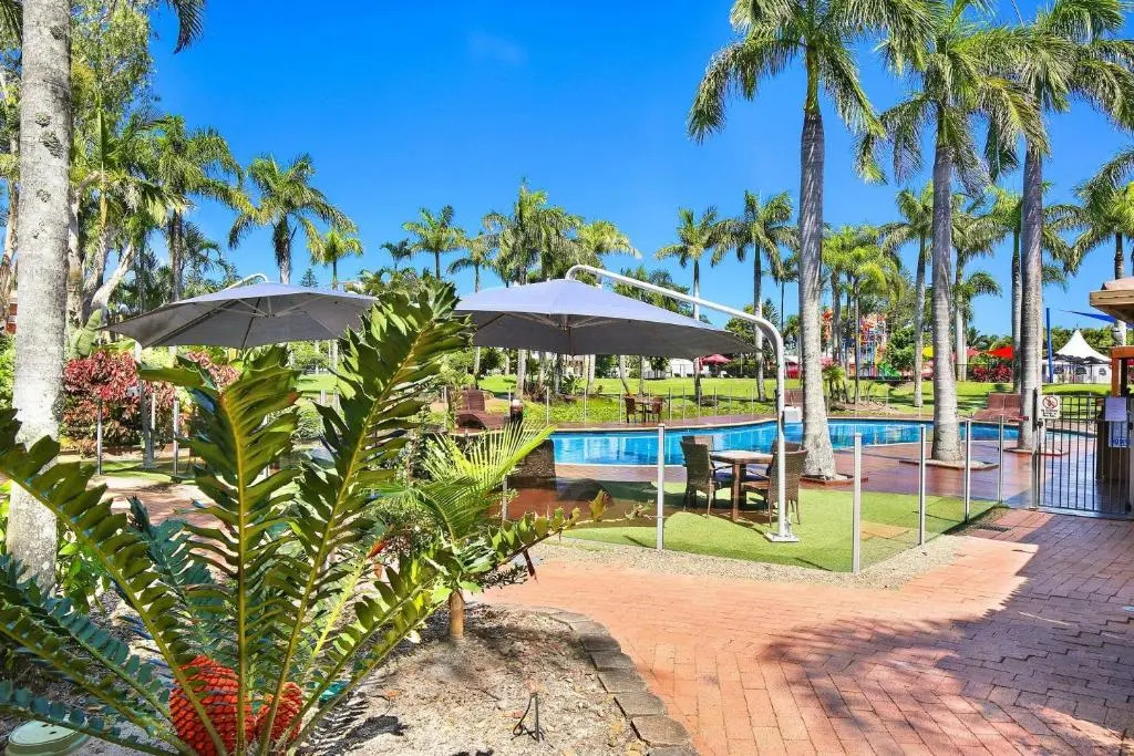 Resort Style - The Oasis Resort Villa 7, 2 Landsborough Pde