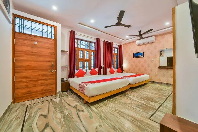 OYO 40796 Banjara Luxury Stay