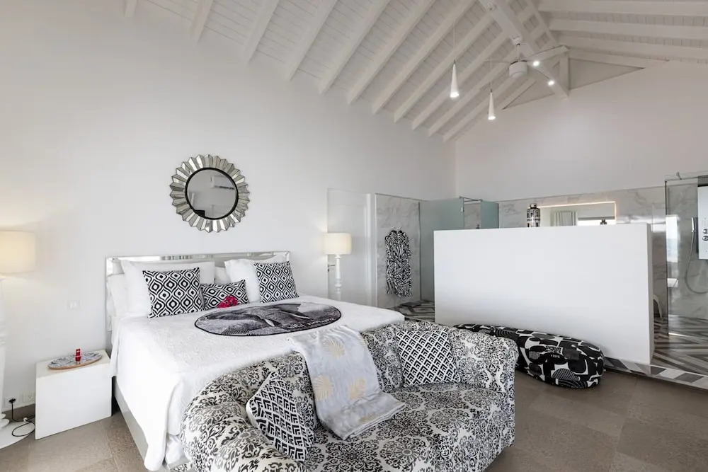 La Perla Estate - 7 BR Luxury Beachfront Villa with utmost privacy