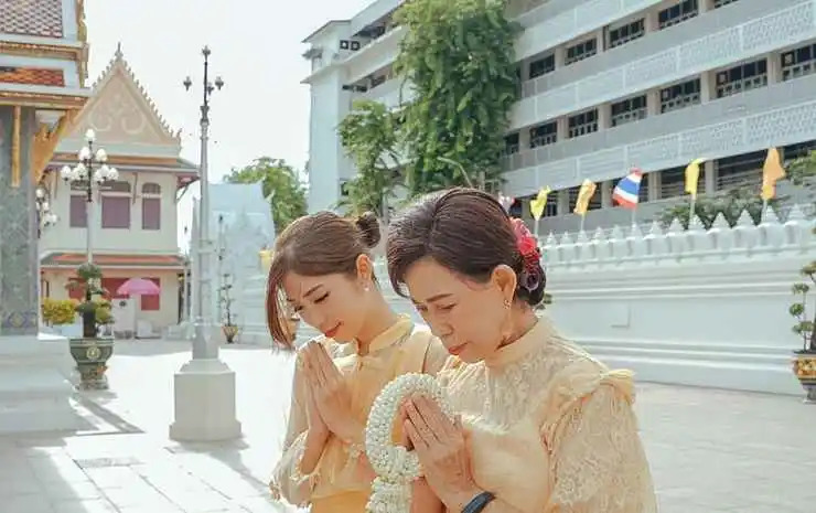 YAKTHAI POSHTEL