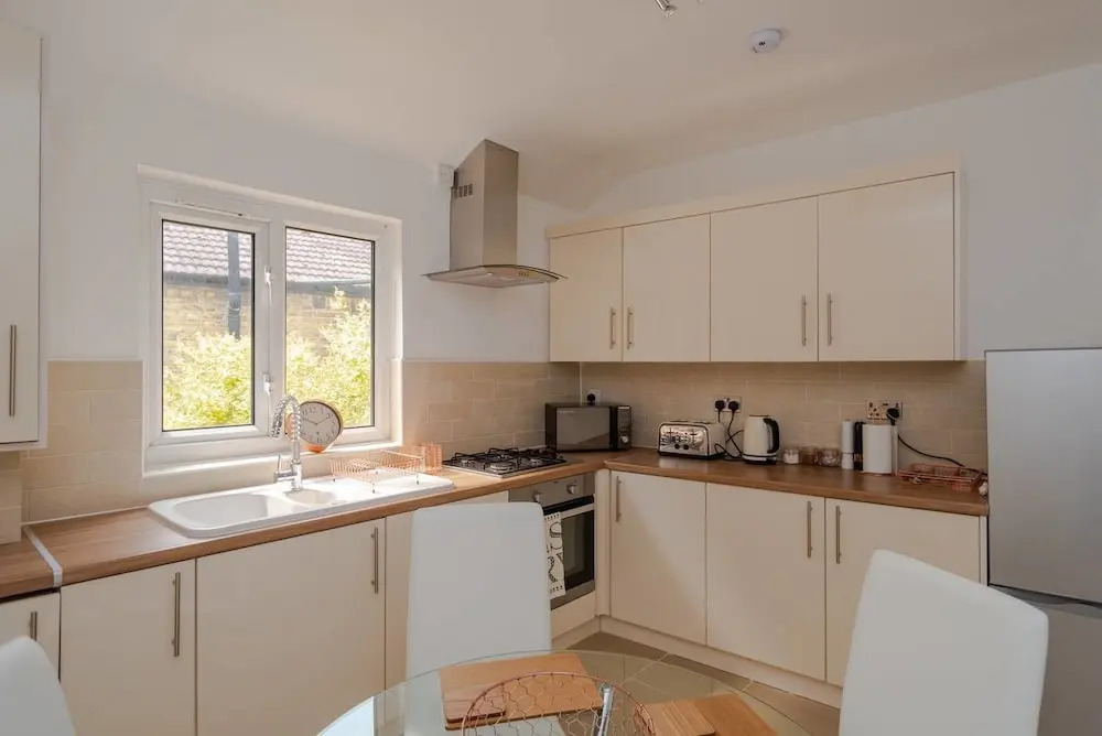 Bright 2 Bedroom Flat Easy Access to London Bridge