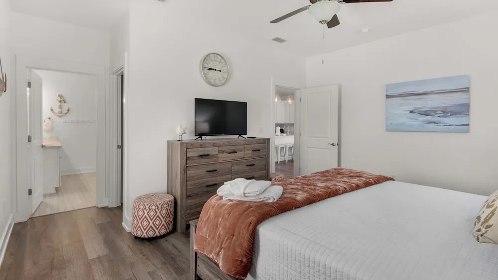 Beautiful Coastal Chic Home for 9 + Neighborhood Pool in Panama City Beach