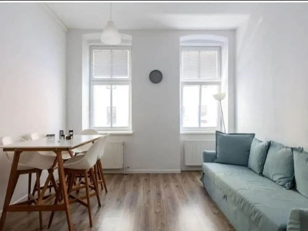 Modern Apartment in Vienna With Library