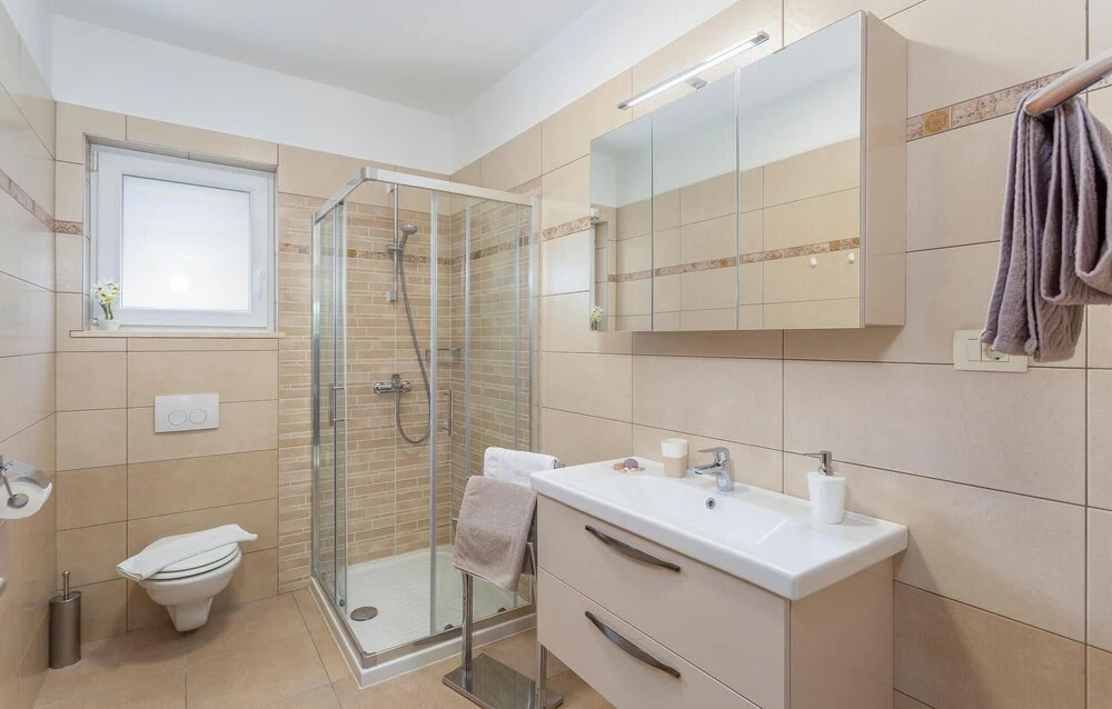 Stunning Apartment in Malinska With Wifi and 2 Bedrooms