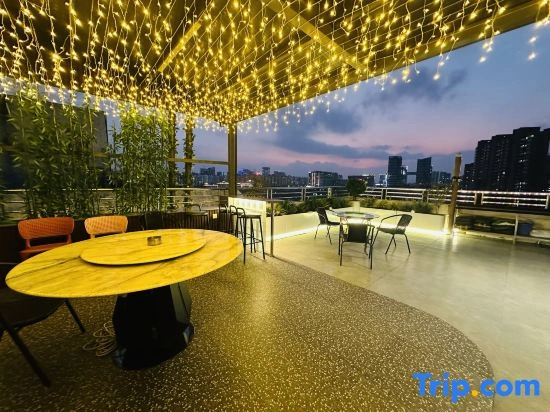 Guangzhou Xianle Select Hotel (Baiyun Avenue Beiyongtai Metro Station)