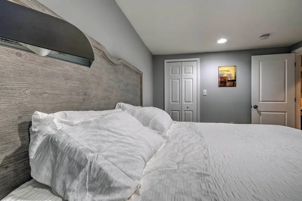 6 Mi to National Mall: Modern DC Apartment!