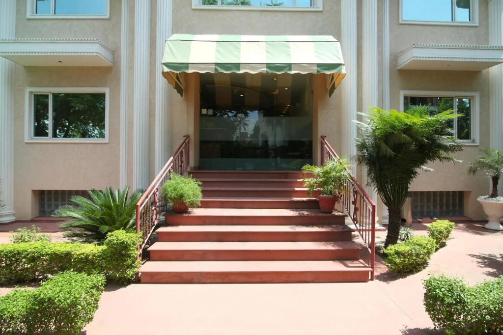 OYO Premium Jaipur Airport 2