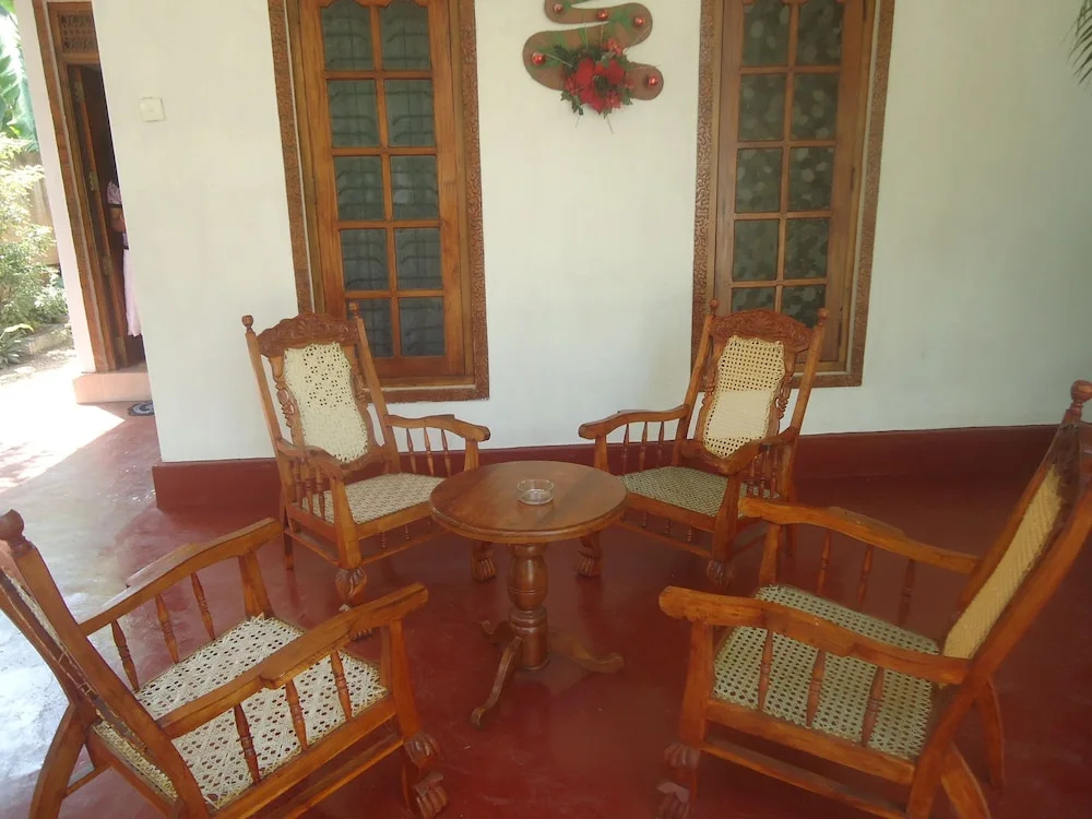 Nishan Surf Inn