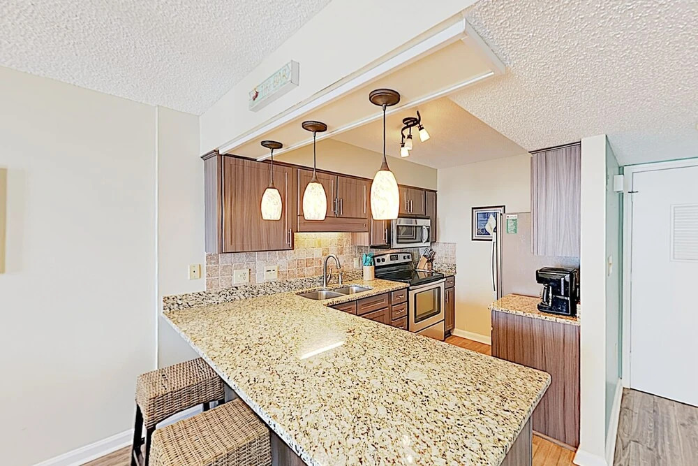 Oceanfront Crescent Sands Beach W/ Pool 3 Bedroom Condo