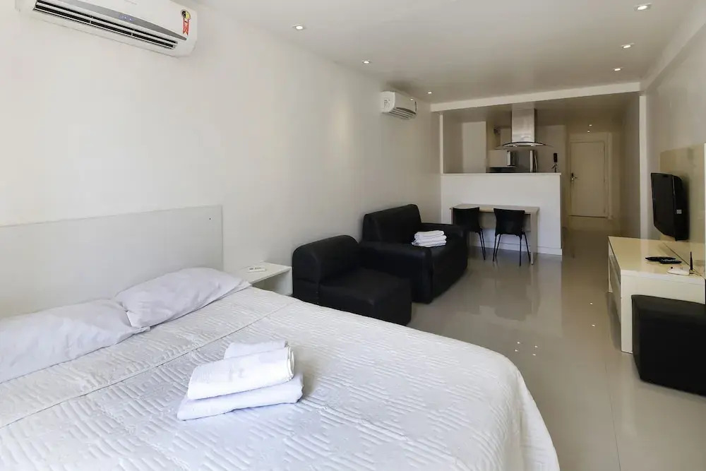 Rio Rentals 021 - C070 - Studio de luxo na quadra da praia de Copacabana