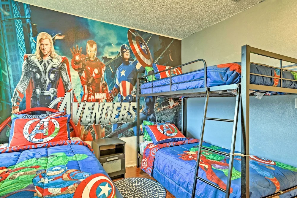 14 Mi to Disney Parks: Spacious Kissimmee Home